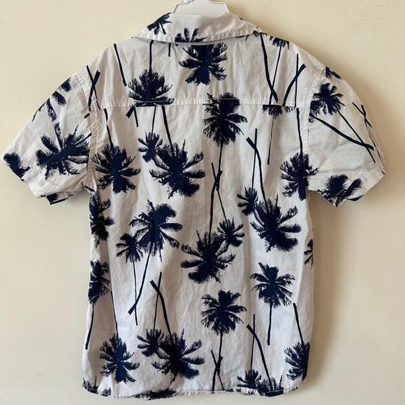 Crazy 8 Boys size Medium (7/8) palm tree button-down shirt - Picture 2 of 3